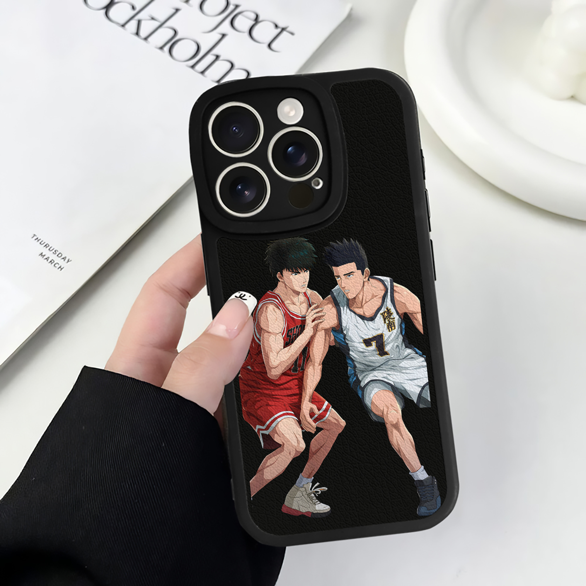 （画像用） SLAM DUNK／スラムダンク 【iPhone 16シリーズ対応】シリコンスマホケース（レザー調） 材質：シリコン